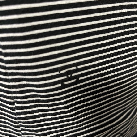 Lululemon black white striped t shirt with short sleeves small - Picture 8 of 9